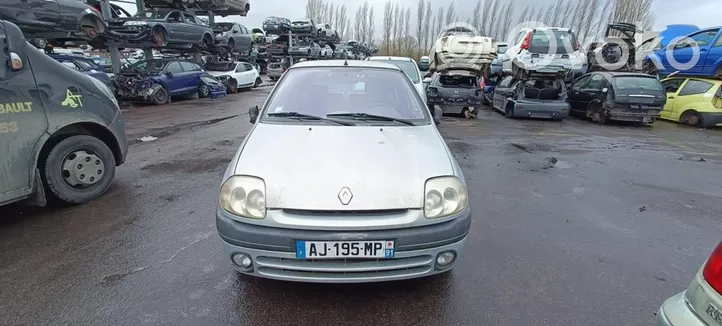 Renault Clio III Poutre d'essieu arrière 7701473856