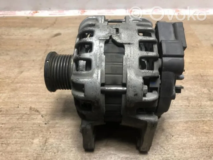 Renault Twingo III Alternator 231003071R