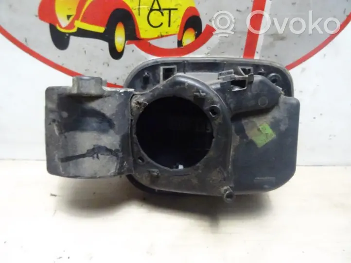 Renault Clio III Bouchon, volet de trappe de réservoir à carburant 8200290088