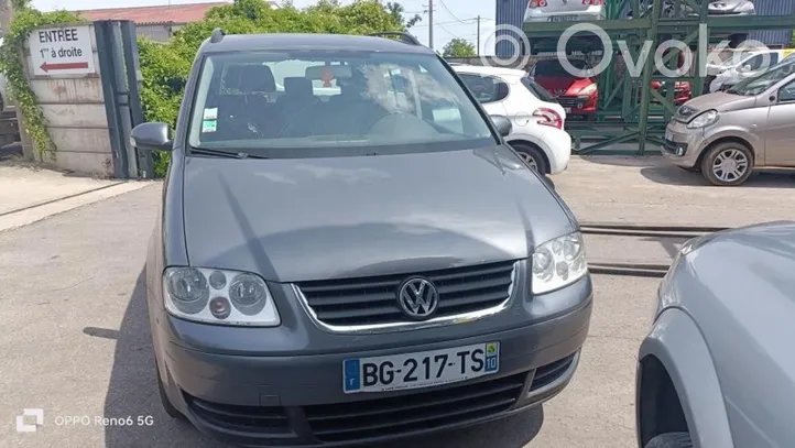 Volkswagen Touran I Osłona górna silnika 1K0825237K