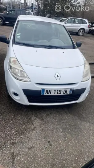 Renault Clio III Moottorin alustan välipohjan roiskesuoja 758902935R