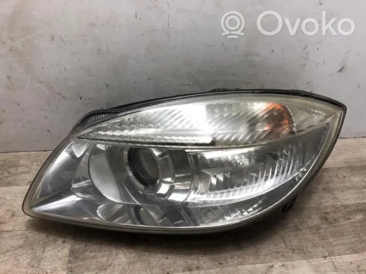 Skoda Fabia Mk2 (5J) Klosze lamp przednich 5J1941017A