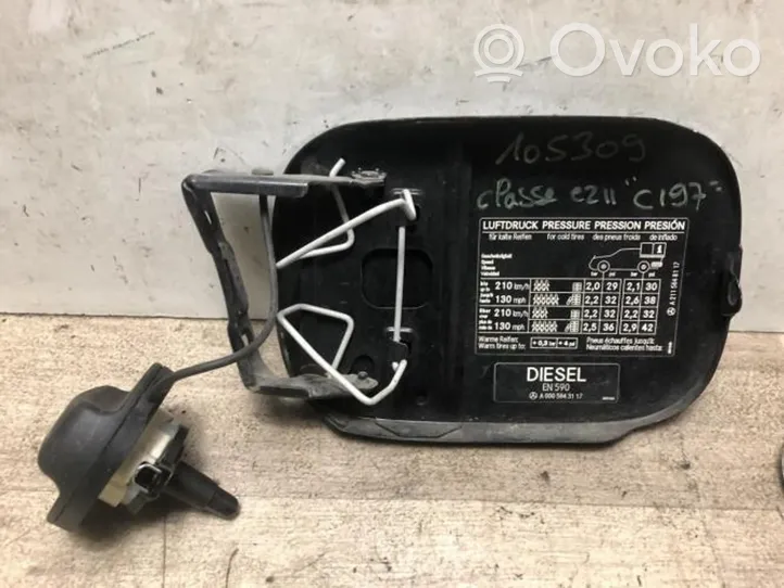 Mercedes-Benz E AMG W211 Bouchon, volet de trappe de réservoir à carburant 2117500206