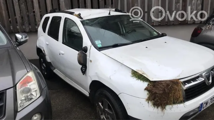 Dacia Duster Szyba karoseryjna tylna 833070013R