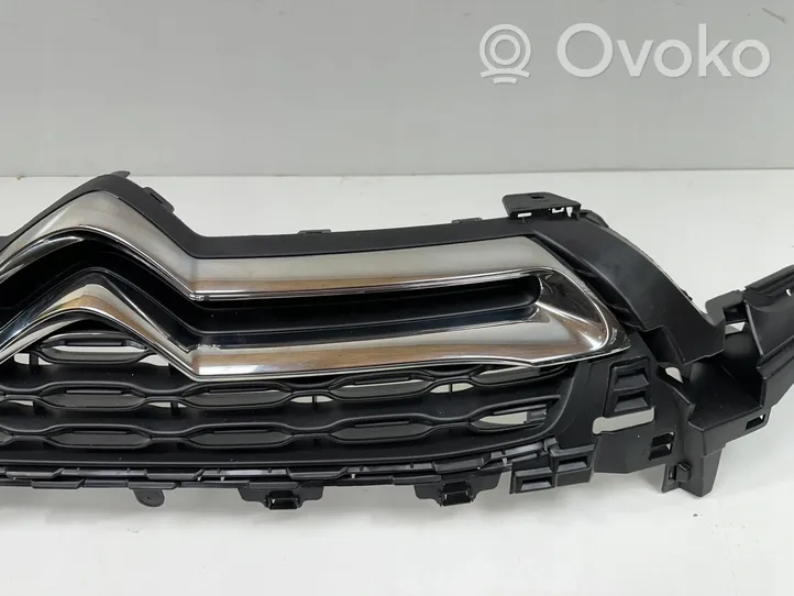 Citroen C4 II Maskownica / Grill / Atrapa górna chłodnicy 