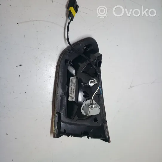 Citroen DS5 Lampy tylnej klapy bagażnika 