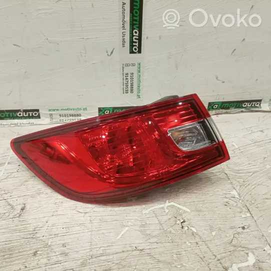 Renault Clio IV Lampy tylnej klapy bagażnika 