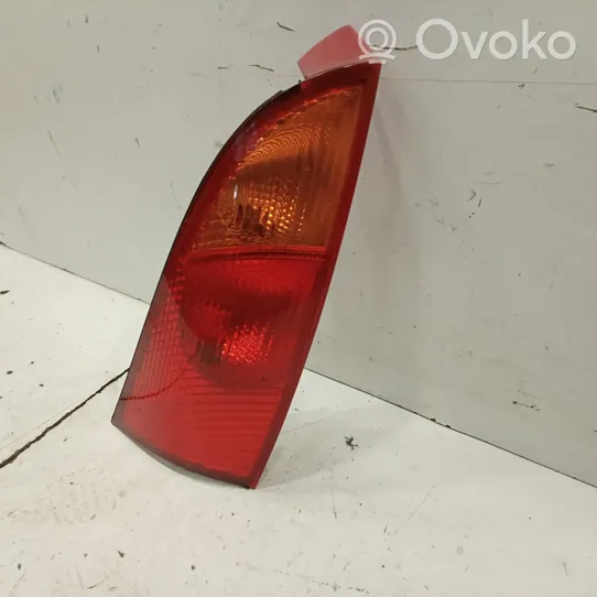 Ford Focus Lampy tylnej klapy bagażnika 