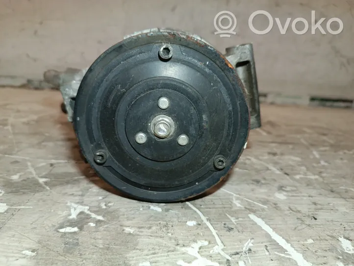 Volkswagen Golf VI Compressore aria condizionata (A/C) (pompa) 