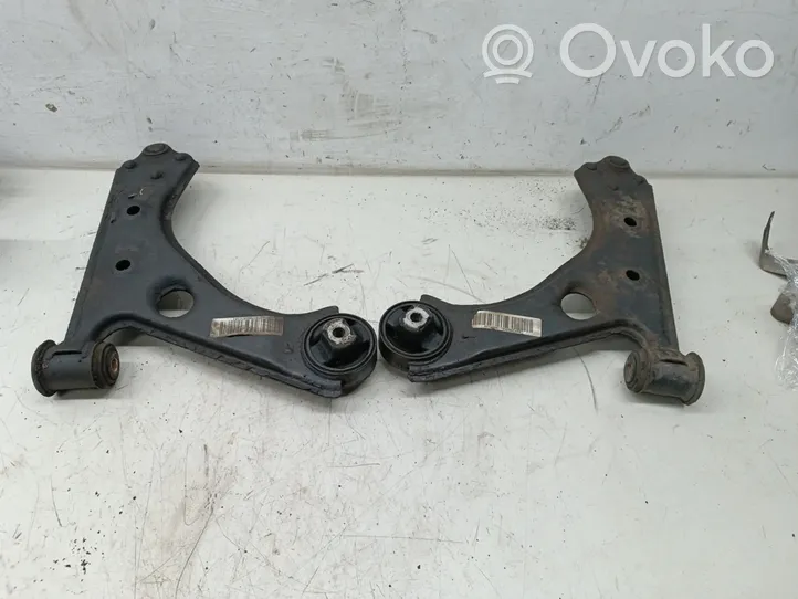 Fiat Grande Punto Triangle bras de suspension inférieur avant 