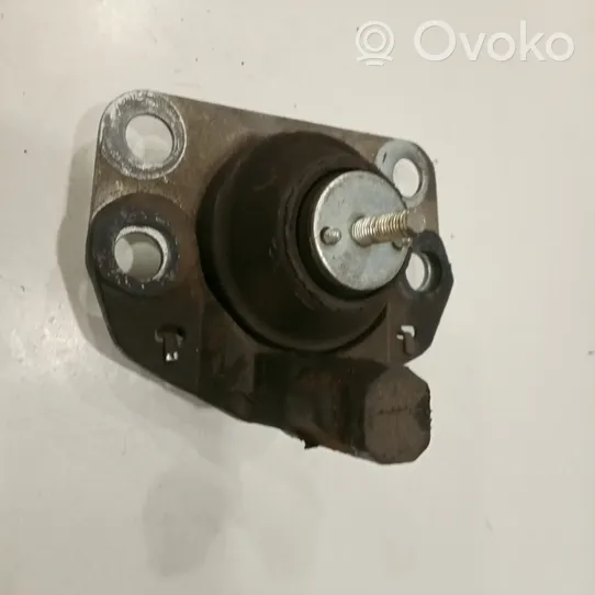 Renault Clio I Engine mount bracket 