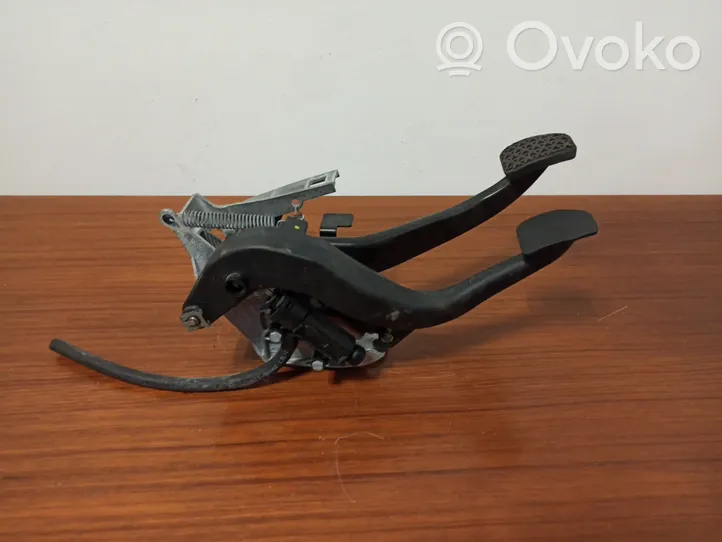 BMW 1 F20 F21 Pedal assembly 