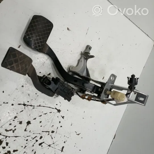 Volkswagen PASSAT B5 Pedal assembly 