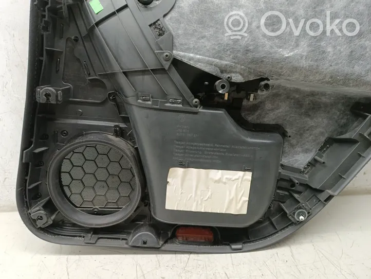 Volkswagen PASSAT B6 Takaoven verhoilu 