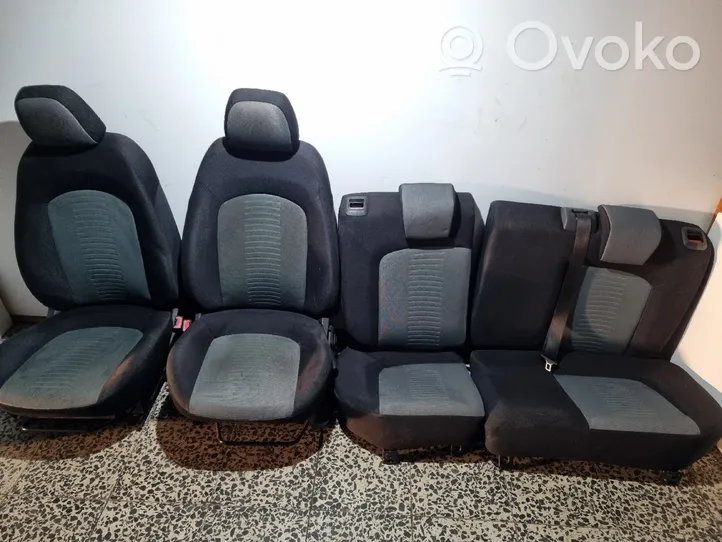 Fiat Punto (199) Sitze und Türverkleidungen komplett 