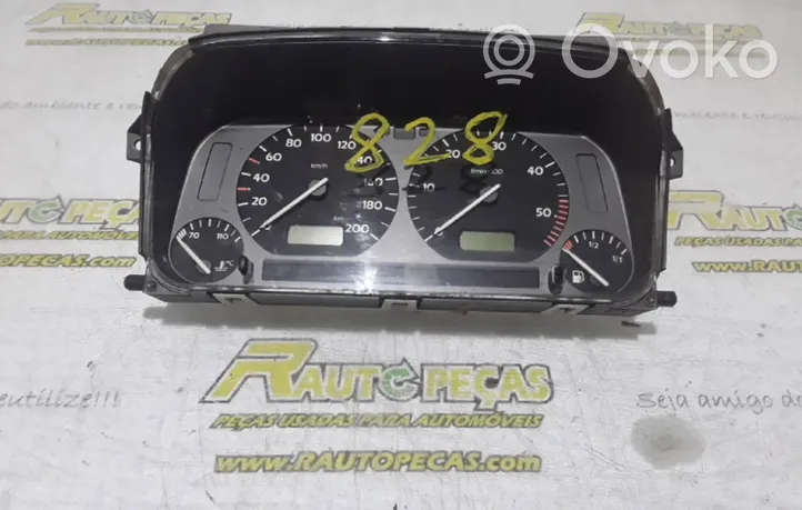 Volkswagen Golf III Speedometer (instrument cluster) 