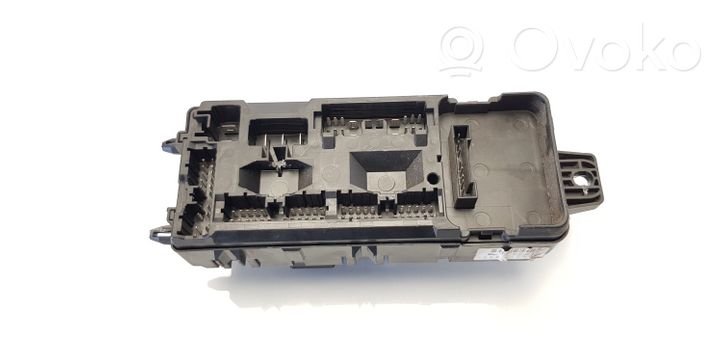 Mitsubishi Colt Module de fusibles MB953383