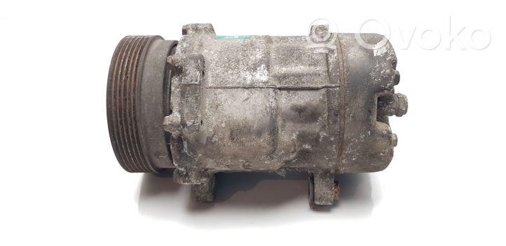 Volkswagen Golf III Compressore aria condizionata (A/C) (pompa) 1H0820803D