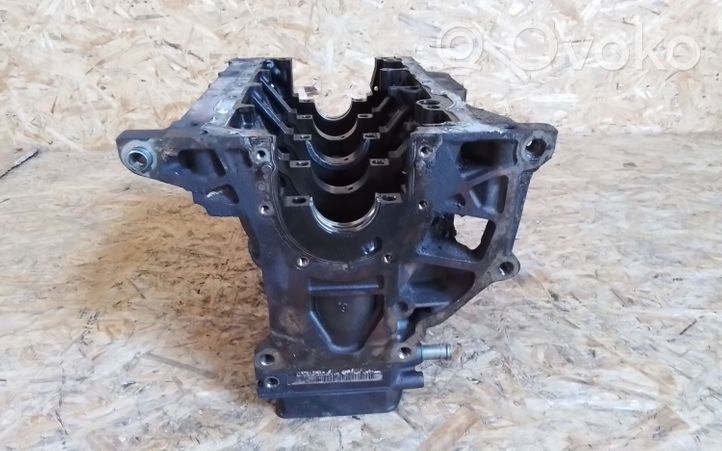 Volkswagen Touran I Engine block 038103021BP