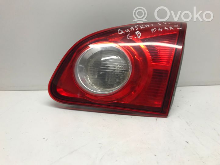 Nissan Qashqai Galinis žibintas dangtyje 05091