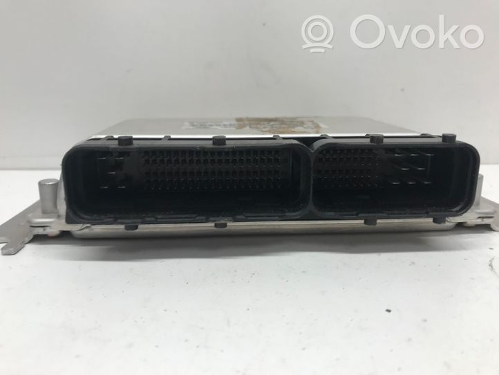 KIA Sorento Variklio valdymo blokas 0281011283