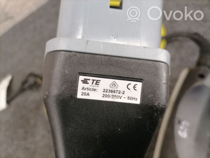 BMW 5 G30 G31 Câble de recharge voiture électrique 6842157