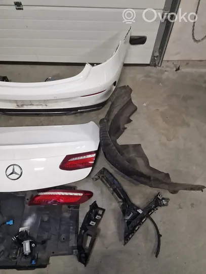 Mercedes-Benz E W238 Kit pare-chocs avant/arrière 