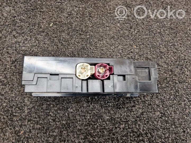 Mercedes-Benz E W238 USB socket connector A2058200526