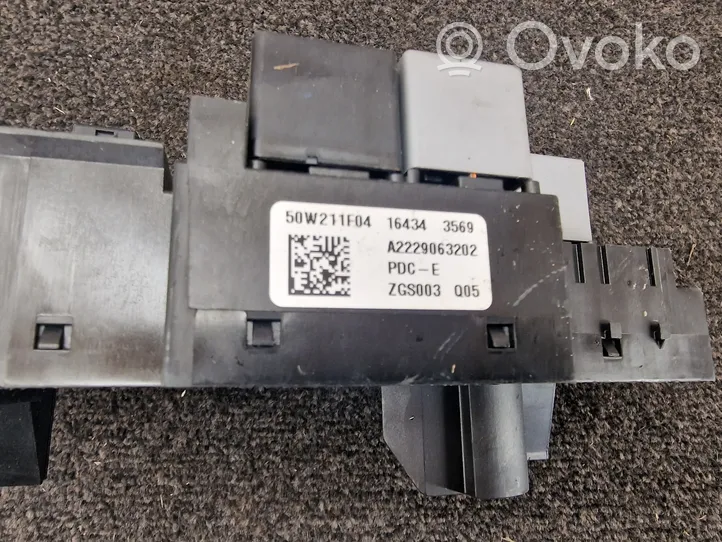 Mercedes-Benz C W205 Module de fusibles A2229063202