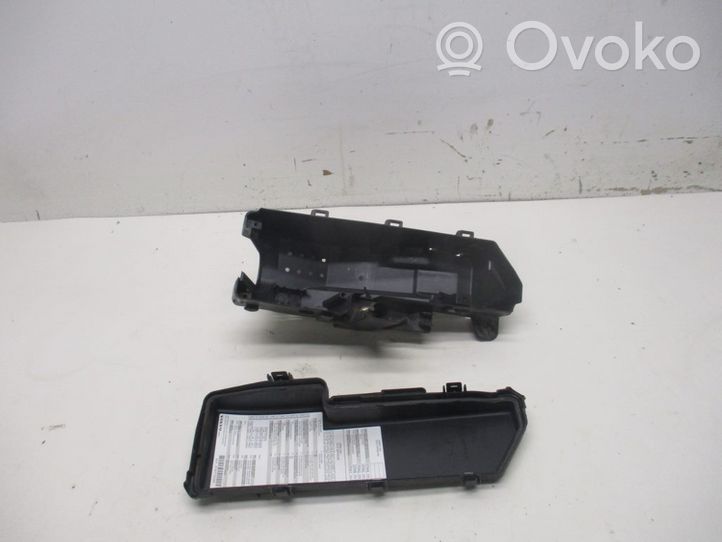 Volvo XC90 Fuse box cover 