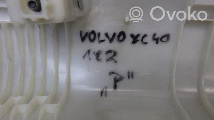 Volvo XC40 (A) Revêtement de pilier 