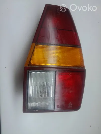 Volkswagen PASSAT B2 Lampa tylna 