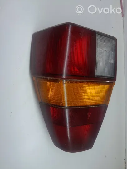 Volkswagen PASSAT B2 Lampa tylna 