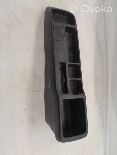 Toyota Corolla Verso E121 Console centrale 5891113060