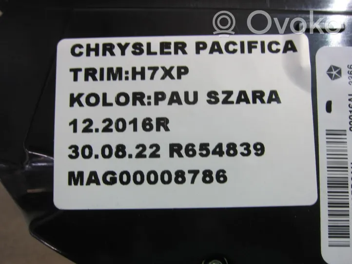 Chrysler Pacifica Takatavaratilan sisävalo 5RK82PD2AH