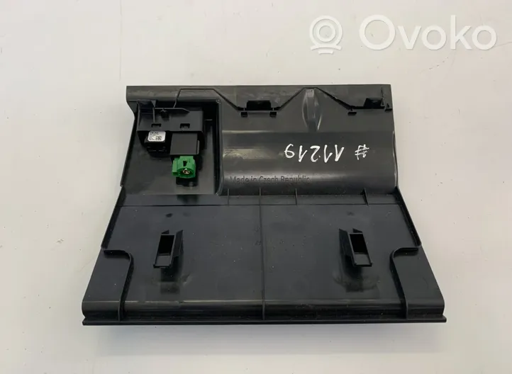 Skoda Octavia Mk3 (5E) Panel / Radioodtwarzacz CD/DVD/GPS 5E1857367B