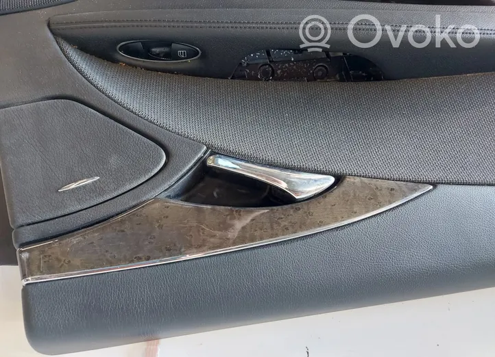 Mercedes-Benz E W211 Rivestimento del pannello della portiera posteriore 