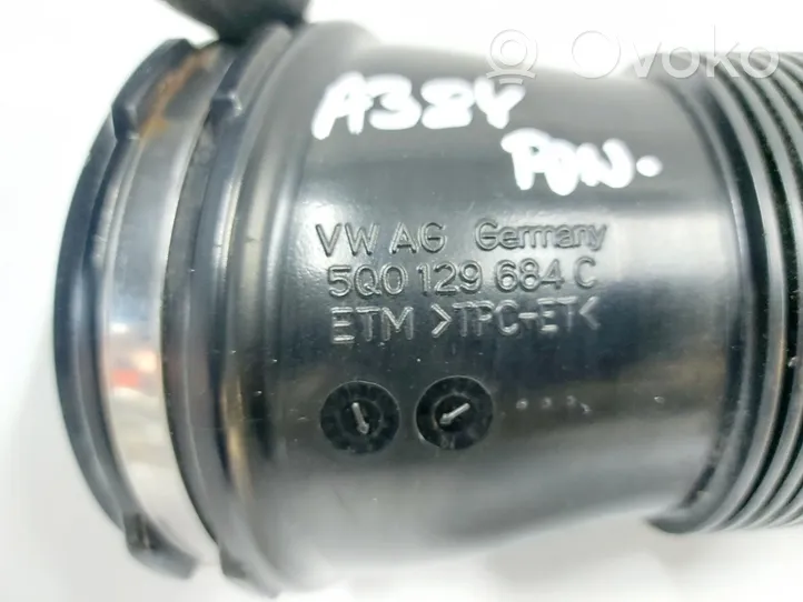 Audi A3 8Y Część rury dolotu powietrza 5Q0129684C