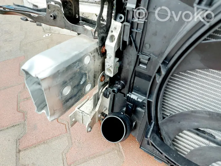 BMW 4 F32 F33 Support de radiateur sur cadre face avant 