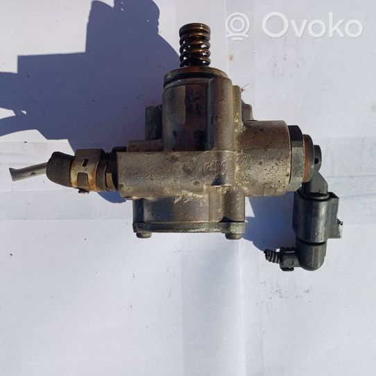 Volkswagen Golf V Polttoaineen ruiskutuksen suurpainepumppu 03C127025R