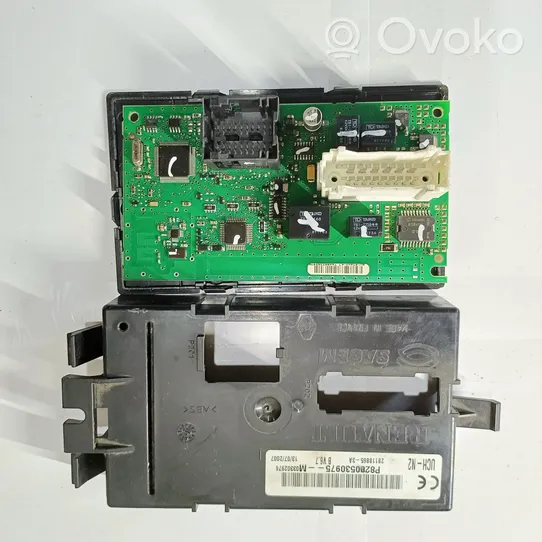 Renault Trafic II (X83) Calculateur moteur ECU P8200530975M