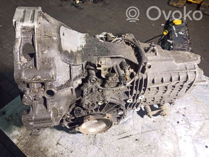 Audi A4 S4 B5 8D Mechaninė 5 pavarų dėžė EAE