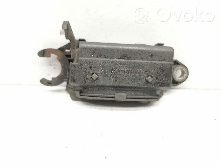 Audi A4 S4 B5 8D Etuoven ulkokahva 4A0837205DE