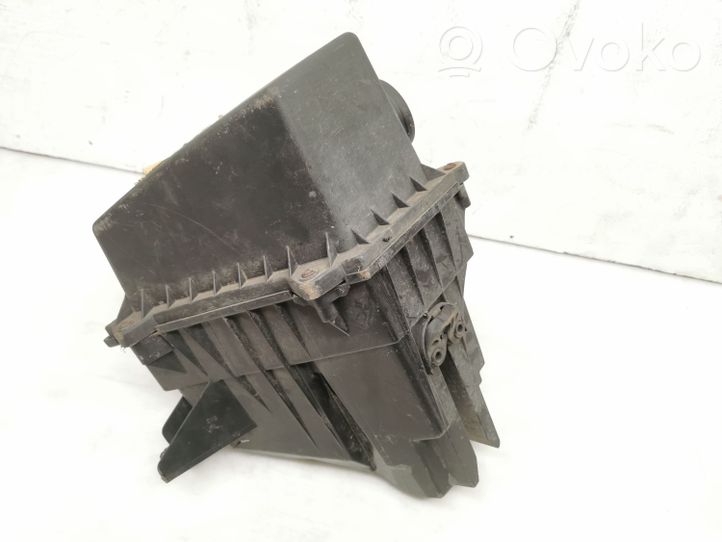 Volkswagen Polo IV 9N3 Scatola del filtro dell’aria 6Y0429607C