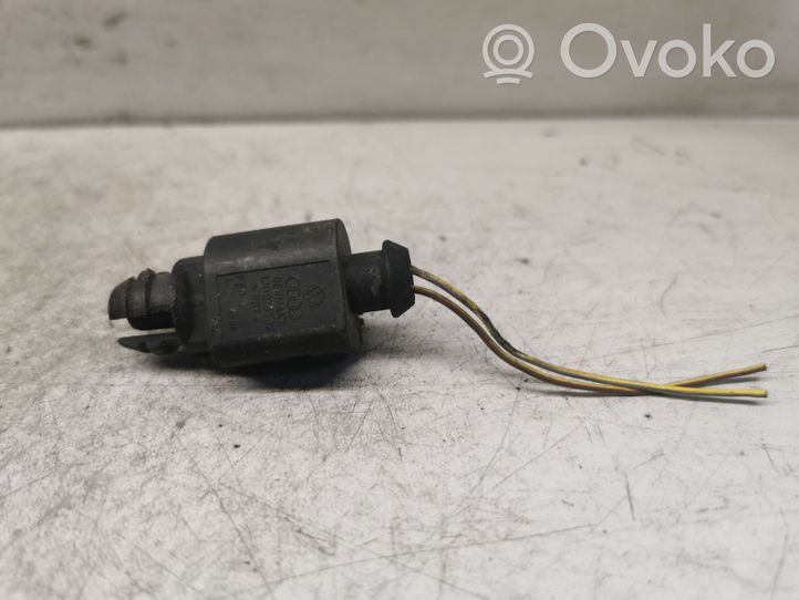 Volkswagen Golf V Sensor de temperatura del aire externo/exterior 1J0973702