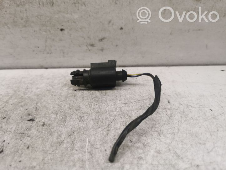 Volkswagen Golf V Außentemperatur Sensor Fühler Geber 1J0973702