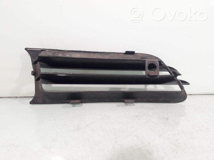 Volvo S70  V70  V70 XC Grille inférieure de pare-chocs avant 09151512