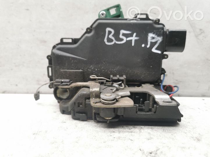 Volkswagen PASSAT B5.5 Priekinė durų spyna D3B2837016H