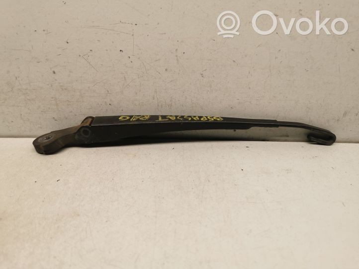 Volkswagen PASSAT B5 Ramię wycieraczki szyby tylnej 3B9955707A