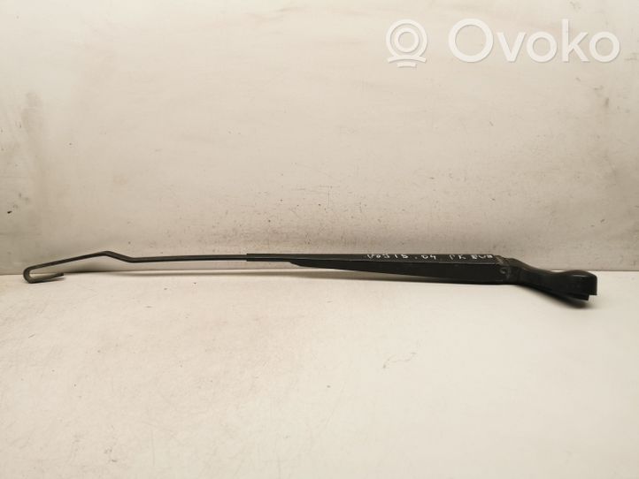 Chrysler Voyager Front wiper blade arm 04717365B